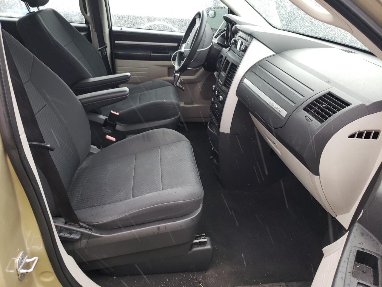Photo 5 from auction – 2010 DODGE GRAND CARA with VIN 2D4RN4DE7AR425294