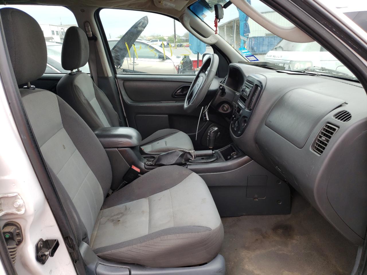 Photo 5 from auction – 2005 FORD ESCAPE XLS with VIN 1FMYU02Z95KB28540