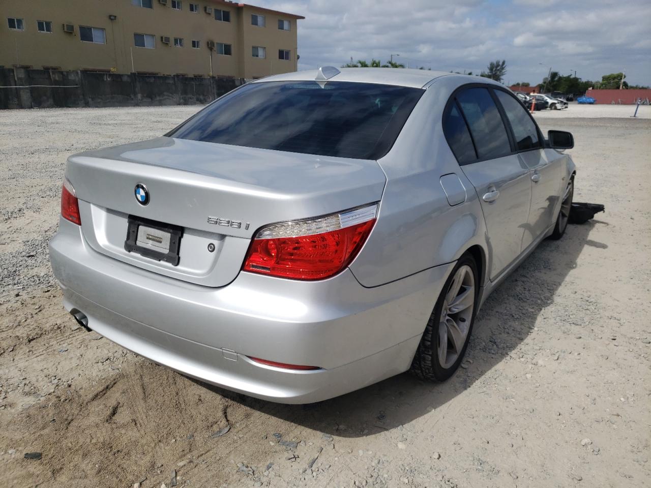 Photo 4 from auction – 2008 BMW 528 I with VIN WBANU53518C115292