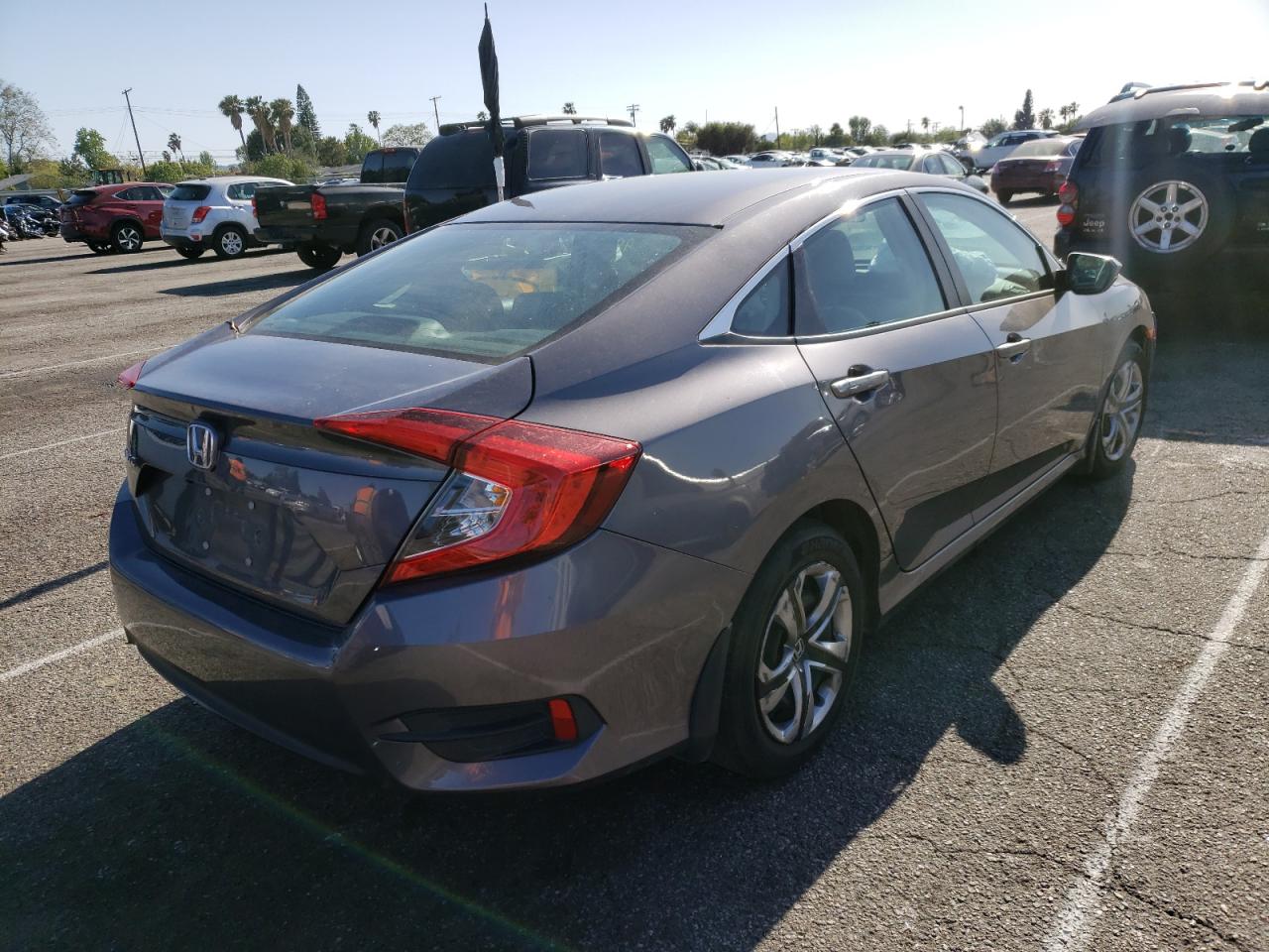 Photo 4 from auction – 2016 HONDA CIVIC LX with VIN 19XFC2F52GE209581