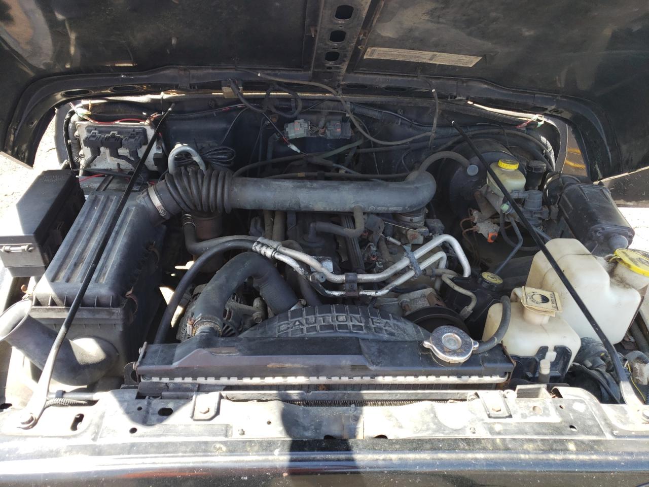 Photo 7 from auction – 2000 JEEP WRANGLER / with VIN 1J4FA59S0YP701742
