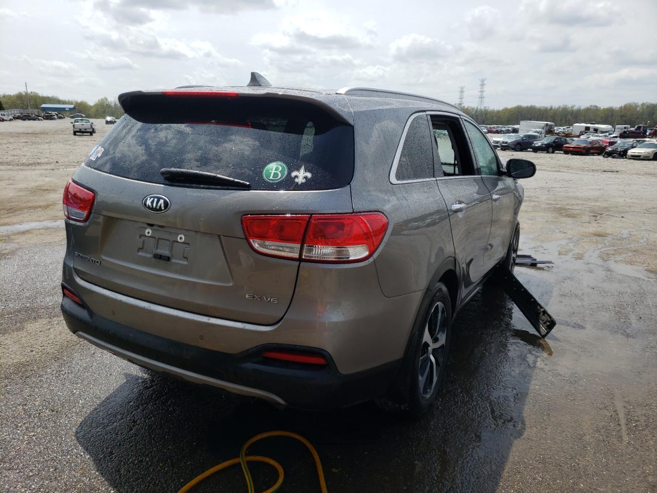 Photo 4 from auction – 2017 KIA SORENTO EX with VIN 5XYPH4A50HG319381