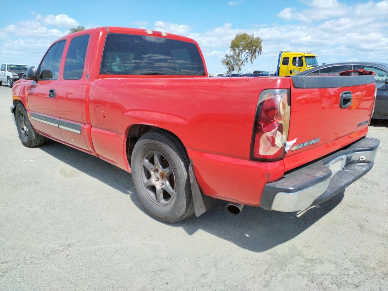 Photo 3 from auction – 2004 CHEVROLET SILVERADO with VIN 2GCEC19V141246129