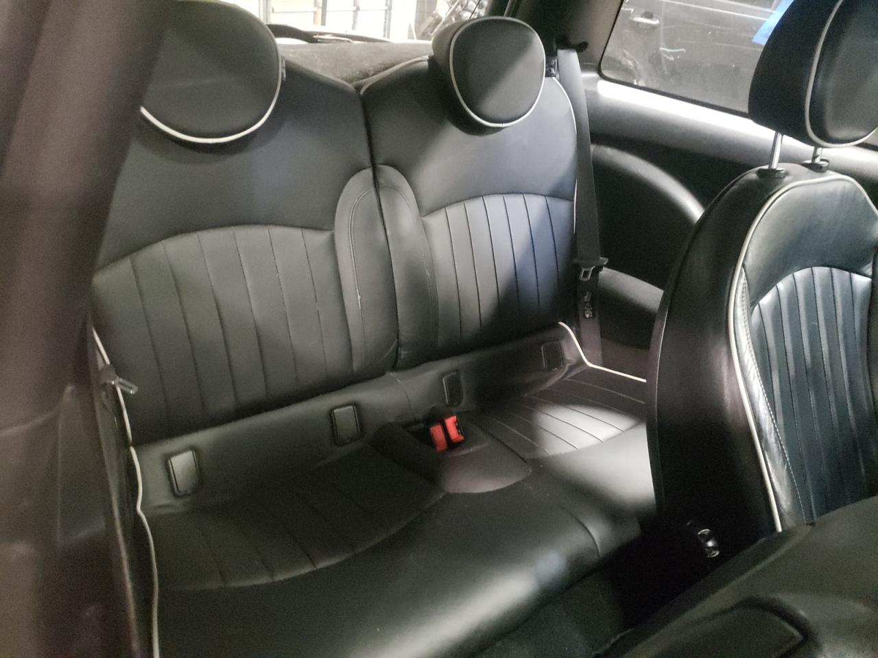 Photo 6 from auction – 2007 MINI COOPER S with VIN WMWMF735X7TL92278