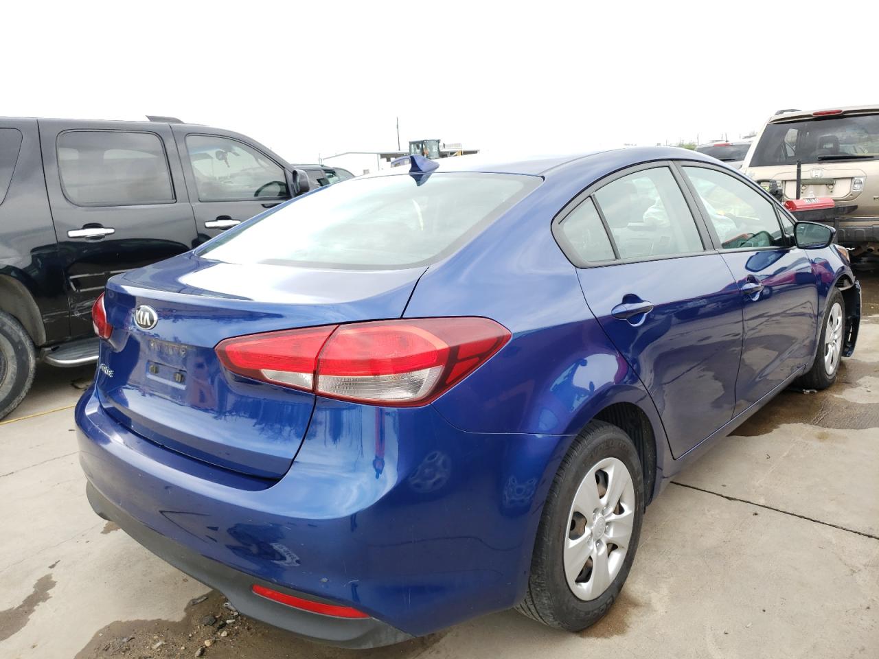 Photo 4 from auction – 2017 KIA FORTE LX with VIN 3KPFK4A77HE027948