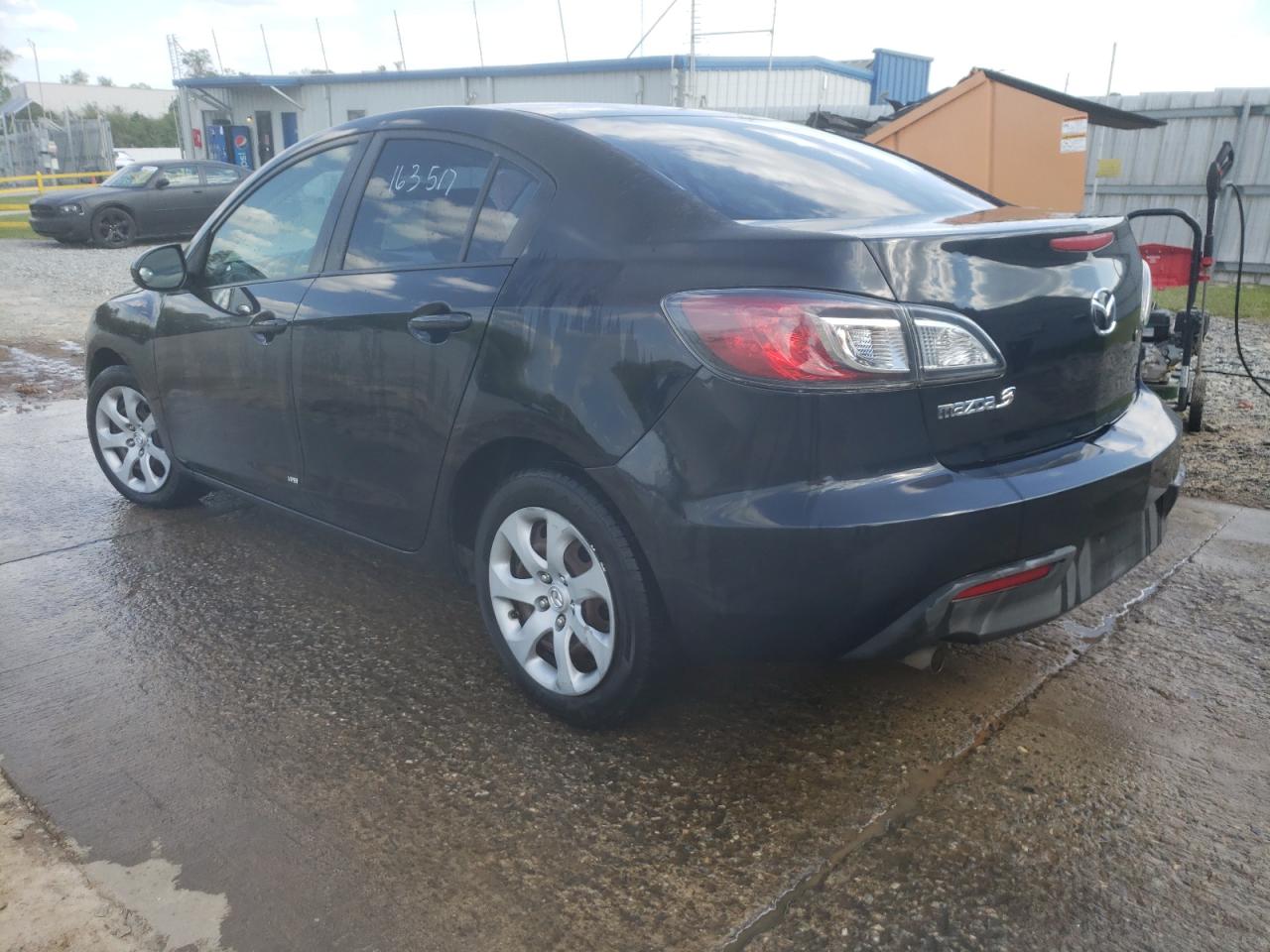 Photo 3 from auction – 2011 MAZDA 3 I with VIN JM1BL1UF0B1393189