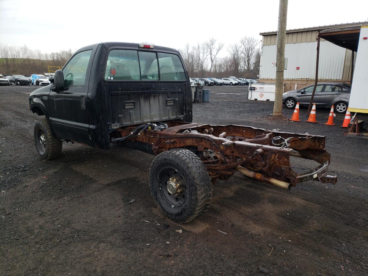 Photo 3 from auction – 2002 FORD F250 SUPER with VIN 1FTNF21L72EC42251