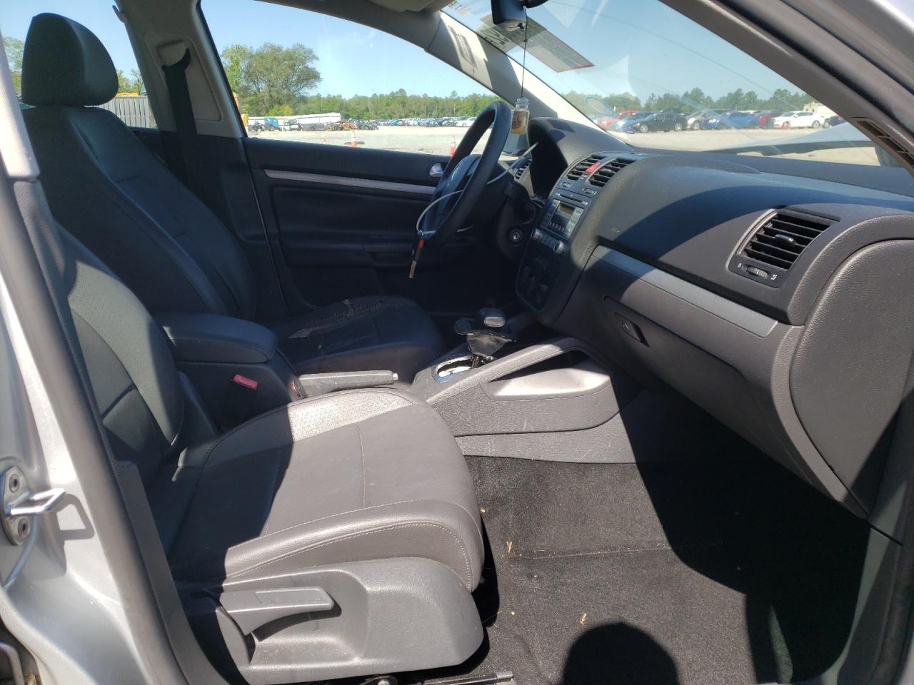 Photo 5 from auction – 2007 VOLKSWAGEN JETTA WOLF with VIN 3VWEF71K37M163162