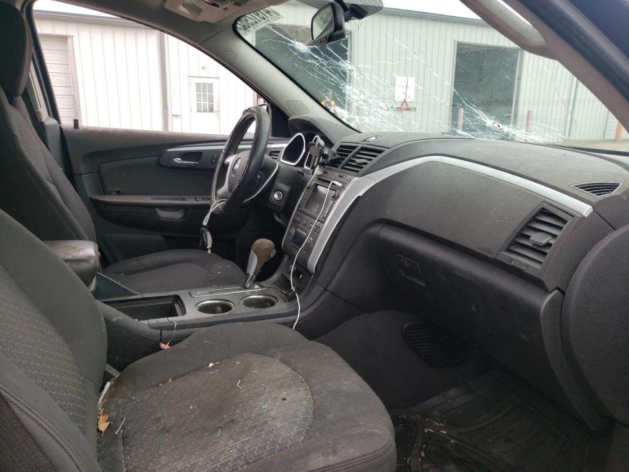 Photo 5 from auction – 2010 CHEVROLET TRAVERSE L with VIN 1GNLRFED4AS144634