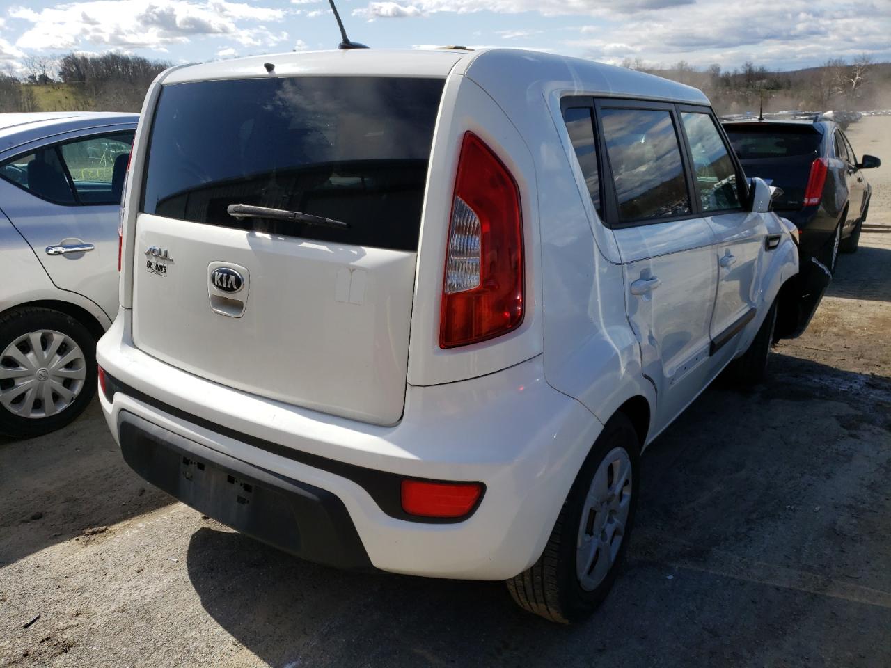 Photo 4 from auction – 2013 KIA SOUL with VIN KNDJT2A51D7520447