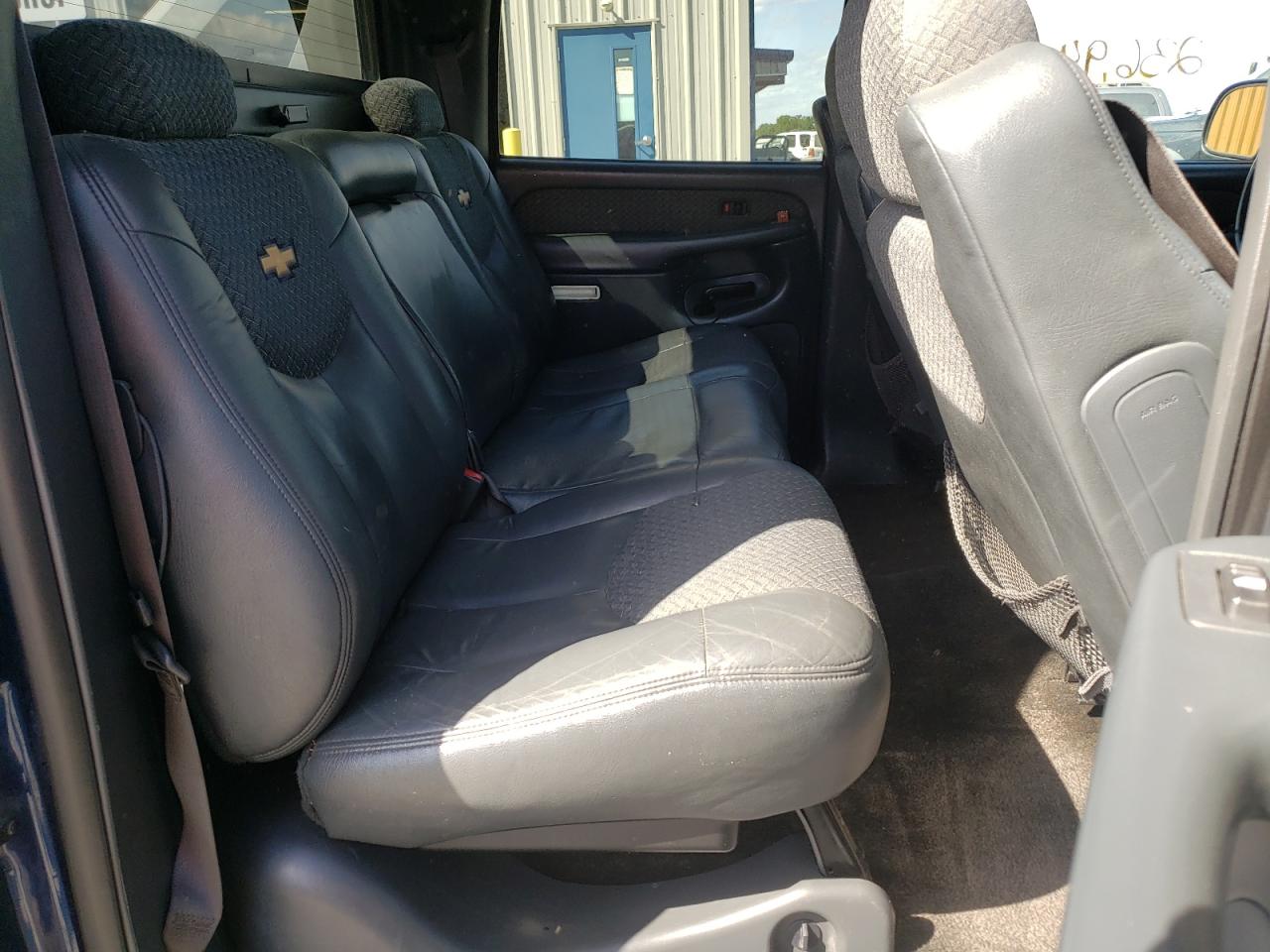 Photo 6 from auction – 2002 CHEVROLET AVALANCHE with VIN 3GNEC13T82G318754
