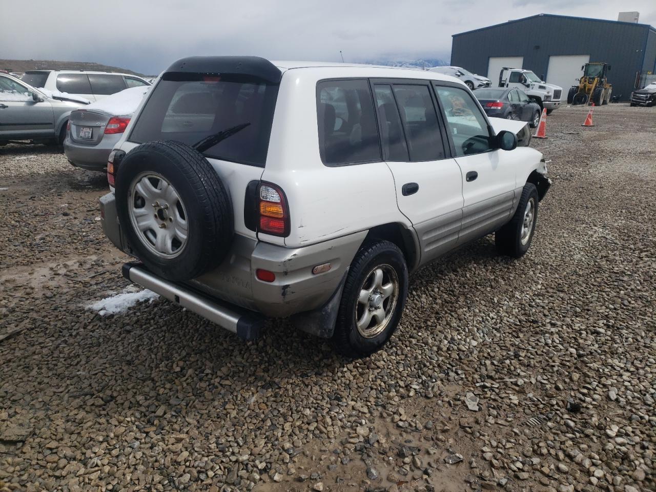 Photo 4 from auction – 1998 TOYOTA RAV4 with VIN JT3HP10V0W0173501