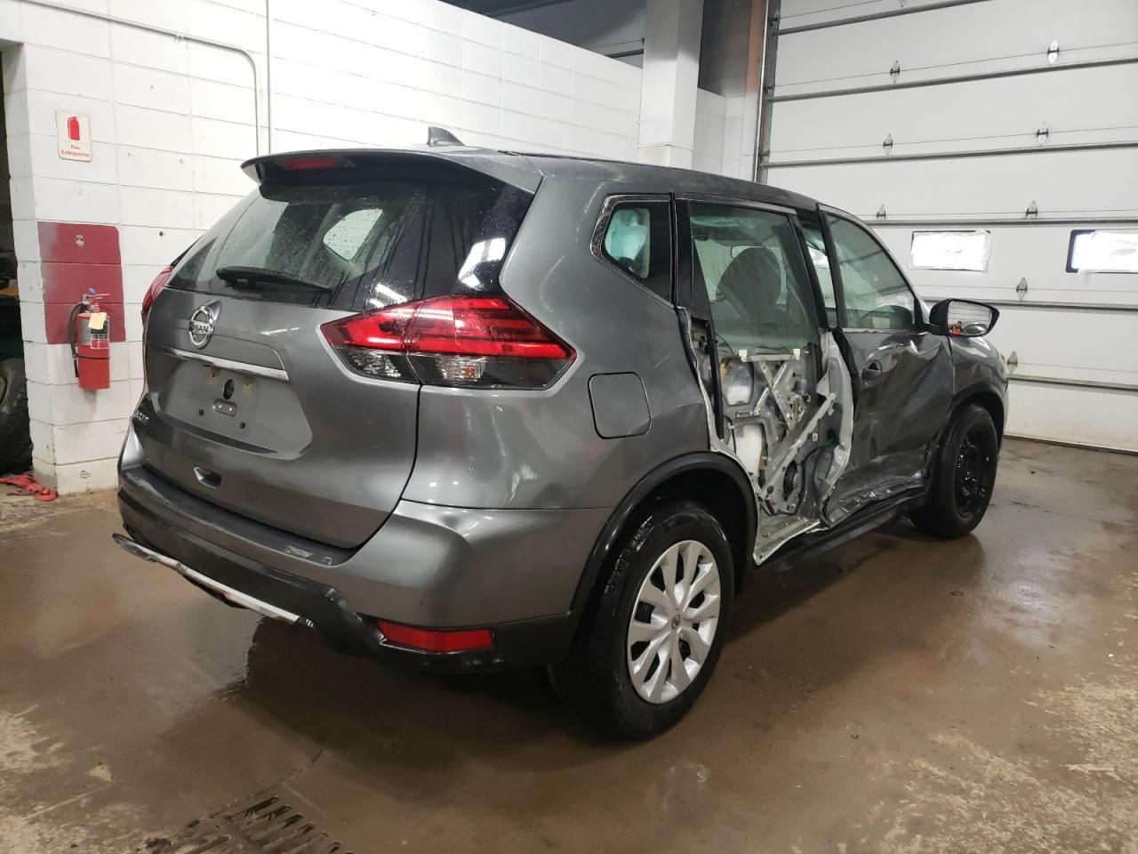 Photo 4 from auction – 2017 NISSAN ROGUE with VIN KNMAT2MTXHP584311