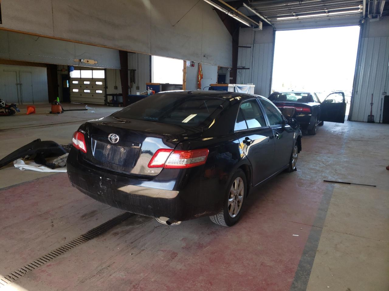 Foto 4 de la subasta – 2011 TOYOTA CAMRY BASE con VIN 4T1BF3EK3BU143549