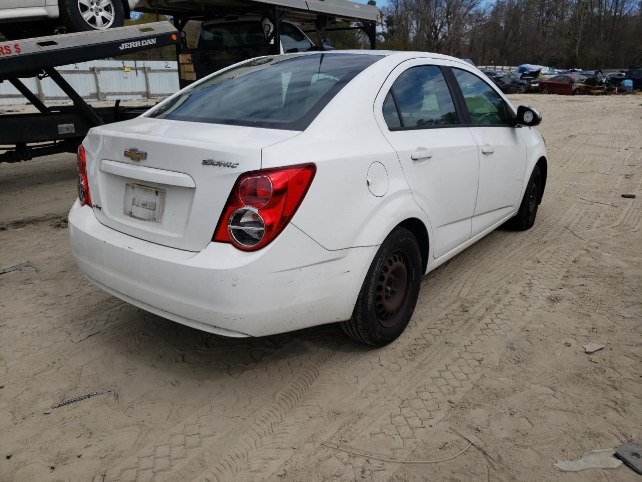Photo 4 from auction – 2013 CHEVROLET SONIC LS with VIN 1G1JA5SH6D4215617