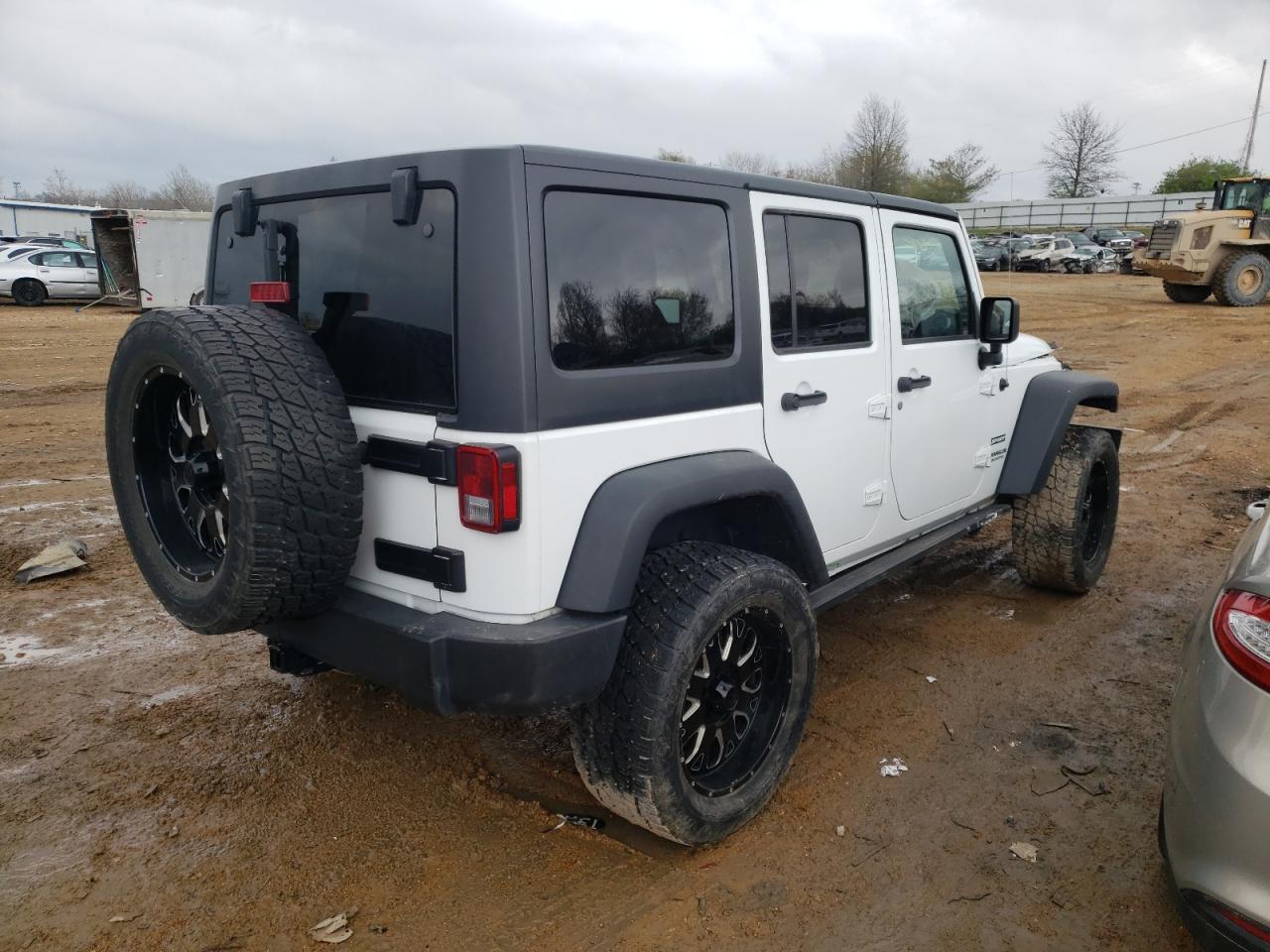 Photo 4 from auction – 2016 JEEP WRANGLER U with VIN 1C4BJWDGXGL247177