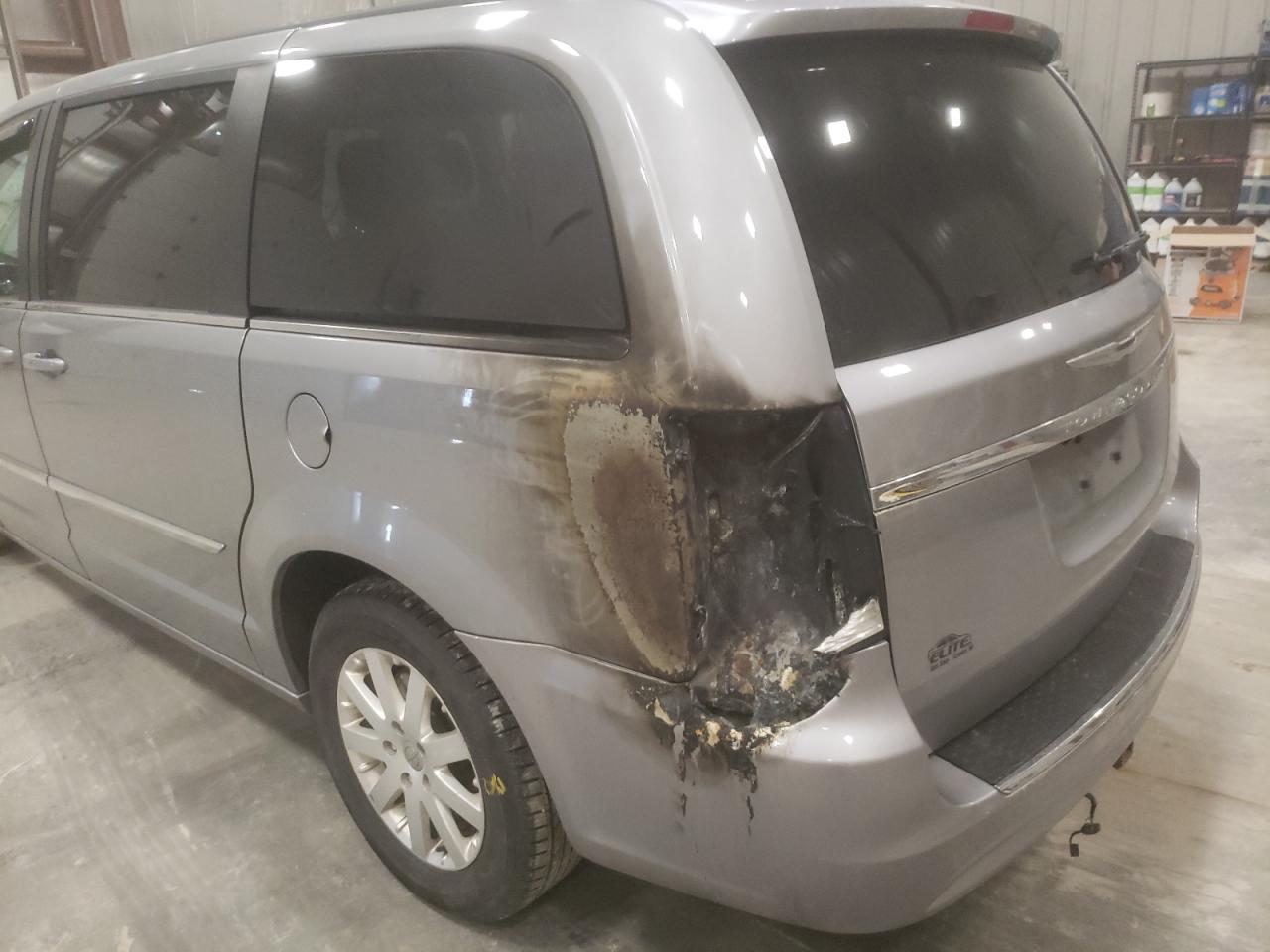 Photo 9 from auction – 2014 CHRYSLER TOWN & COU with VIN 2C4RC1BG7ER364931