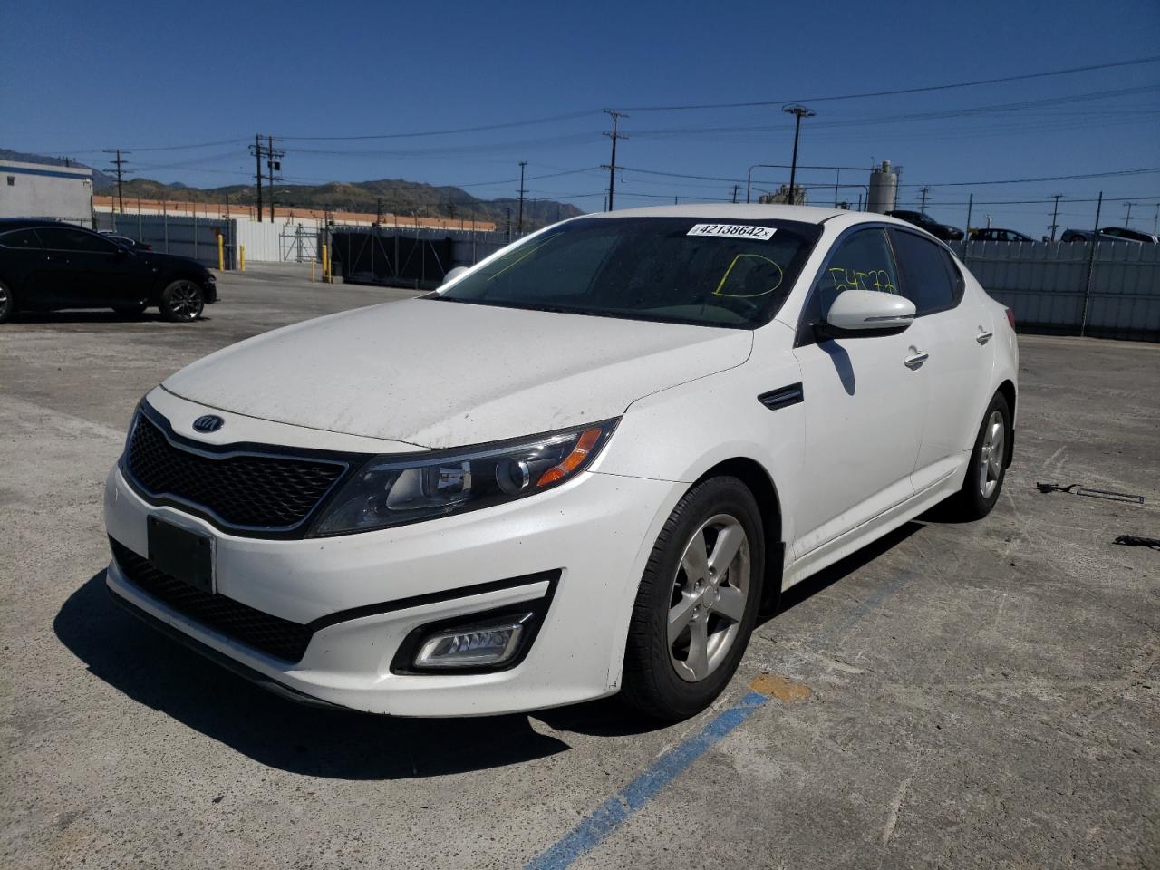 Photo 2 from auction – 2014 KIA OPTIMA with VIN KNAGM4A78E5523523