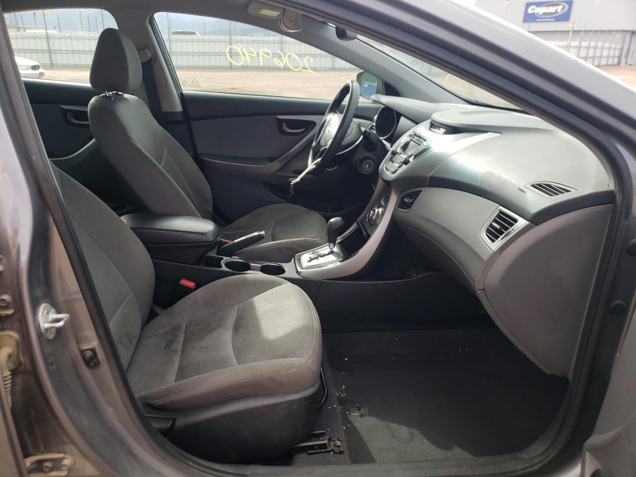 Photo 5 from auction – 2013 HYUNDAI ELANTRA GL with VIN 5NPDH4AE2DH301258