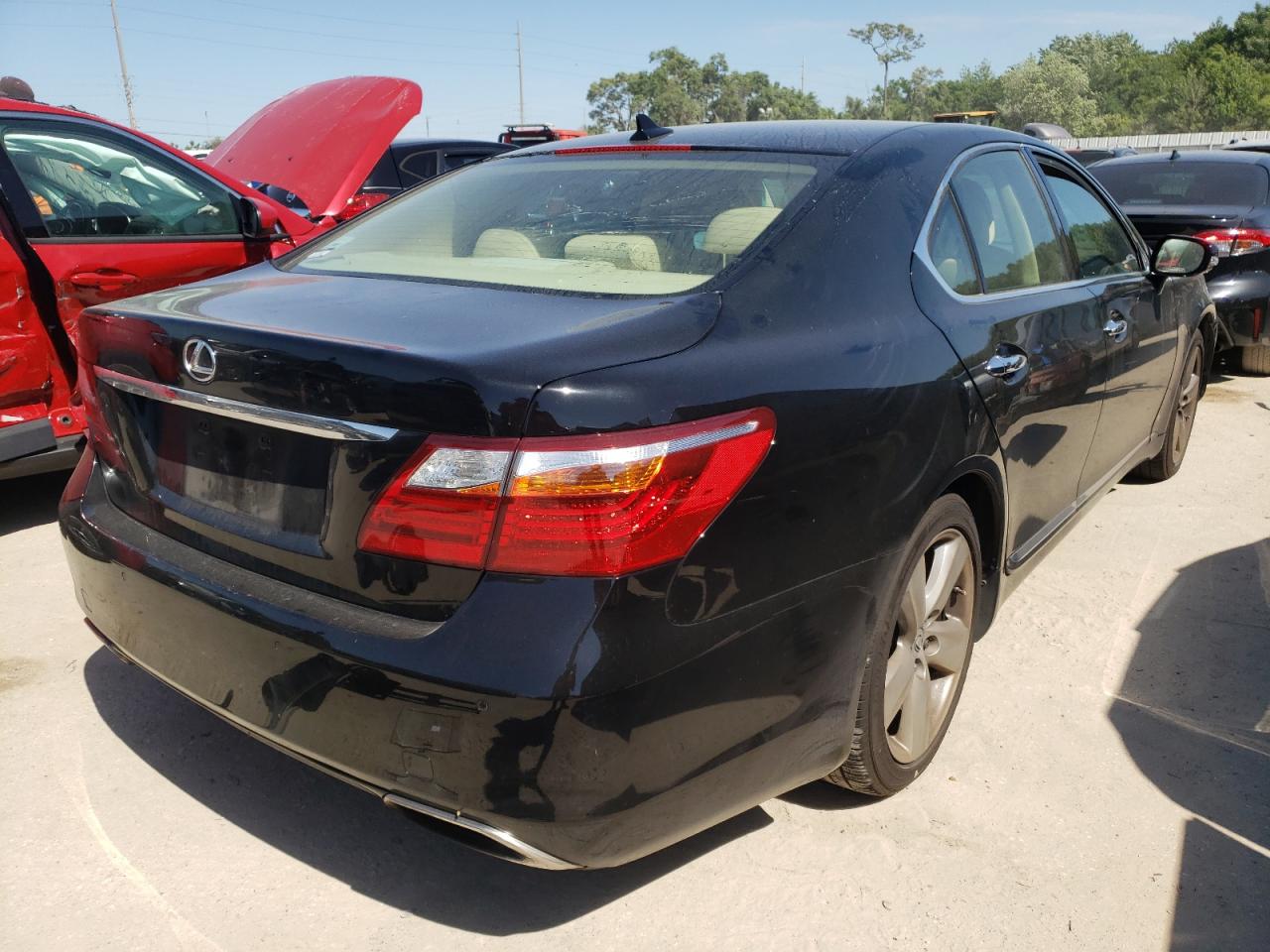 Photo 4 from auction – 2012 LEXUS LS 460 with VIN JTHBL5EF1C5112256