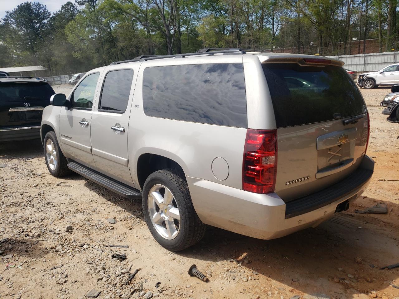 Photo 3 from auction – 2007 CHEVROLET SUBURBAN K with VIN 1GNFK16347R419459