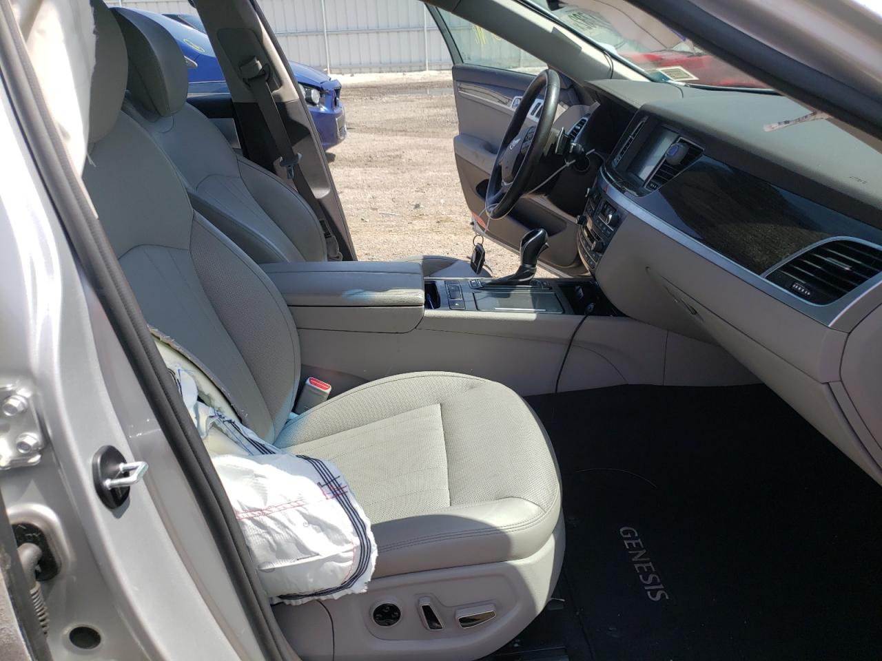 Zdjęcie 5 z aukcji – 2017 GENESIS G80 BASE z VIN KMHGN4JE4HU191682