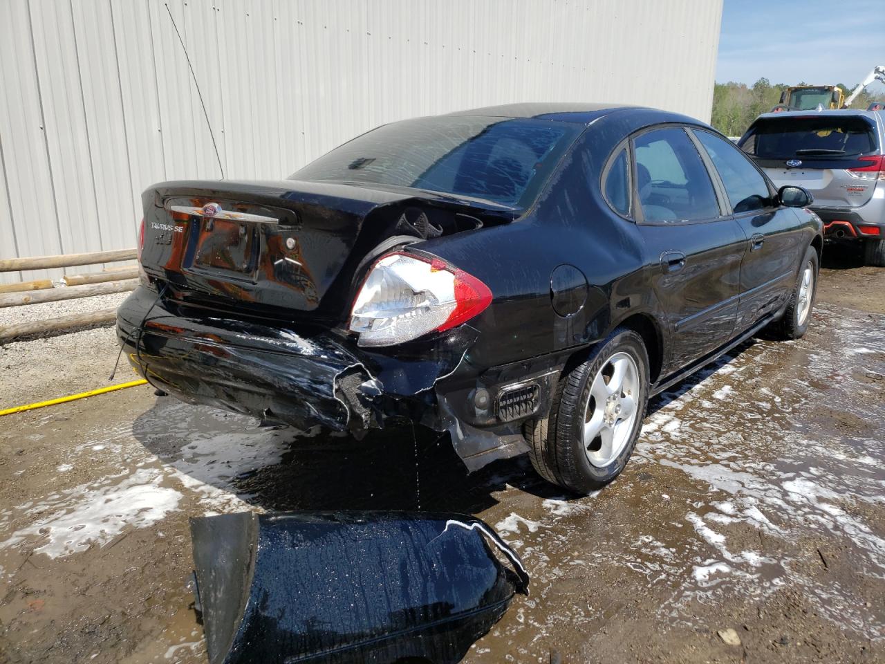 Photo 4 from auction – 2002 FORD TAURUS SE with VIN 1FAFP53U92A147437