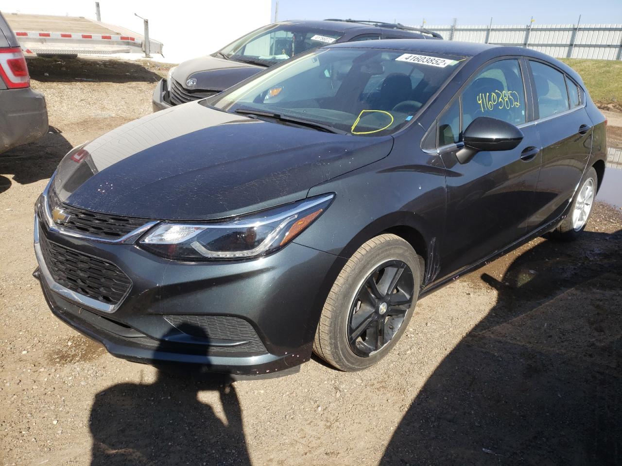 Photo 2 from auction – 2017 CHEVROLET CRUZE LT with VIN 3G1BE6SM4HS593162