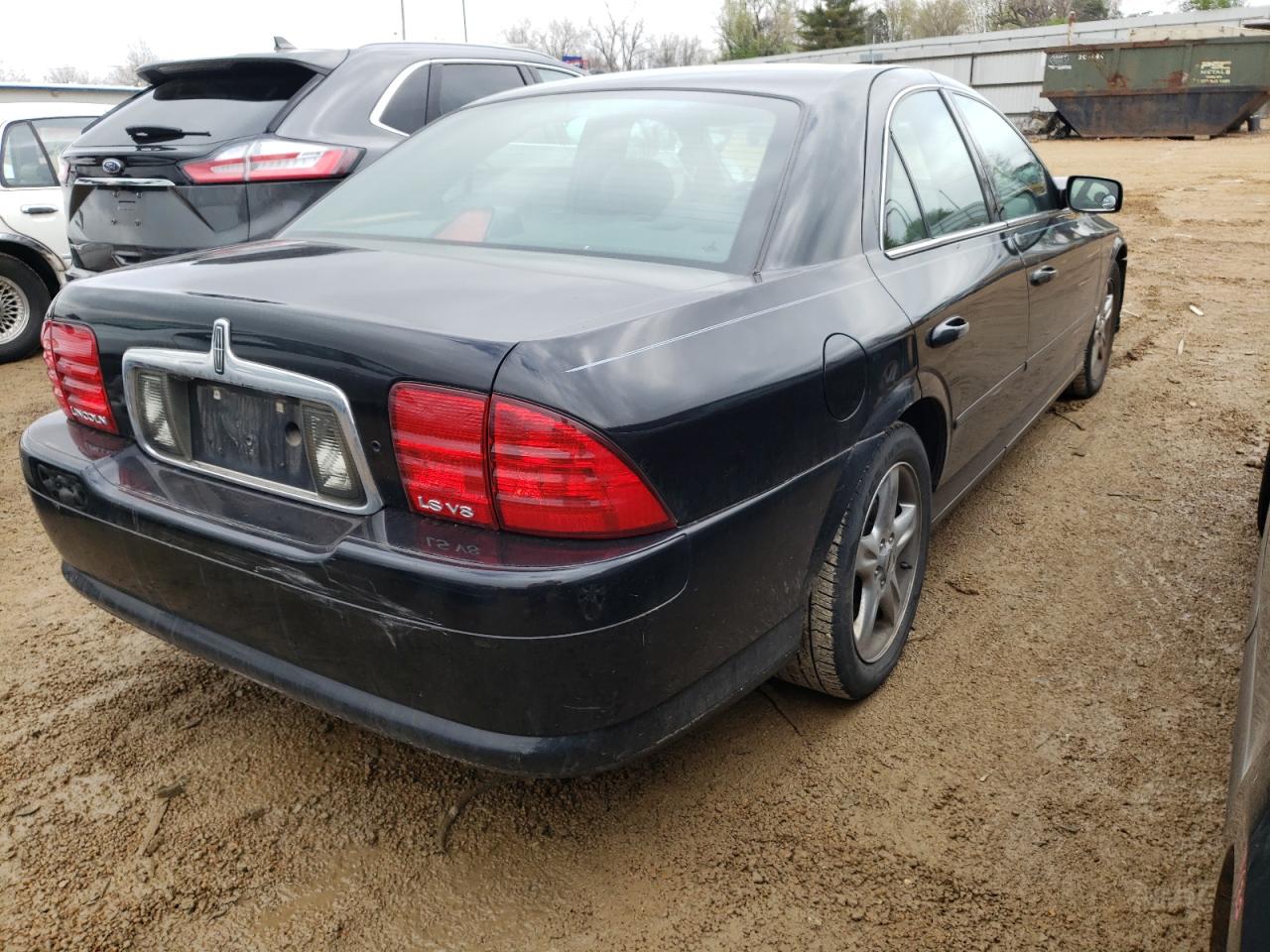 Photo 4 from auction – 2001 LINCOLN LS with VIN 1LNHM87A21Y699506