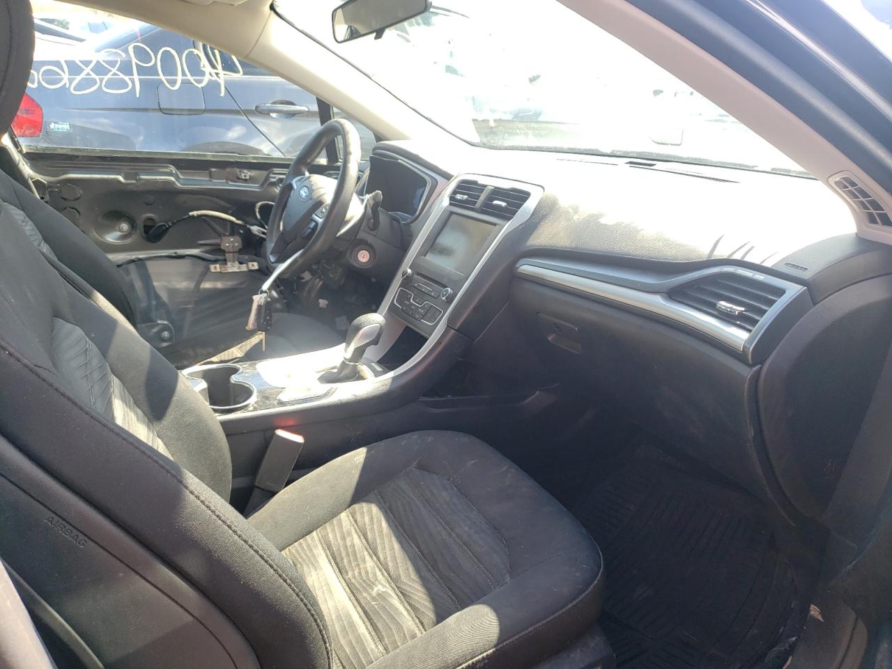 Photo 5 from auction – 2016 FORD FUSION SE with VIN 3FA6P0H78GR272366