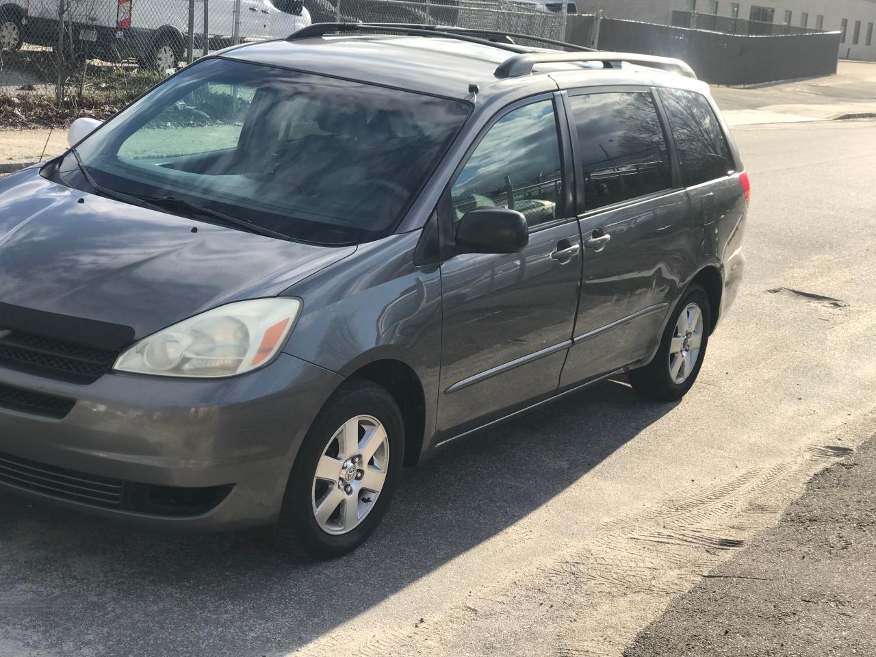 Photo 2 from auction – 2004 TOYOTA SIENNA CE with VIN 5TDZA23C74S195412