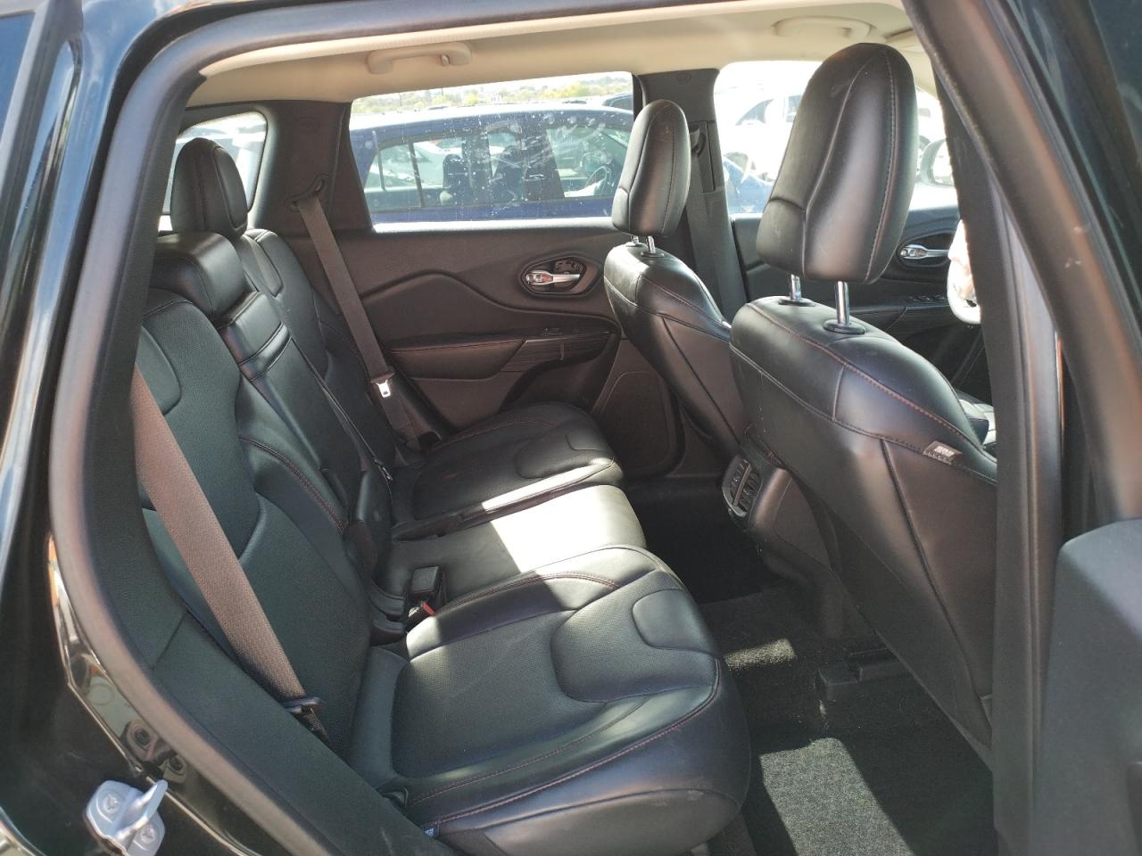 Photo 6 from auction – 2015 JEEP CHEROKEE T with VIN 1C4PJMBS0FW662832