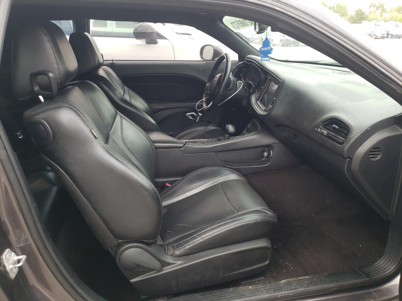 Photo 5 from auction – 2016 DODGE CHALLENGER with VIN 2C3CDZBT6GH226194
