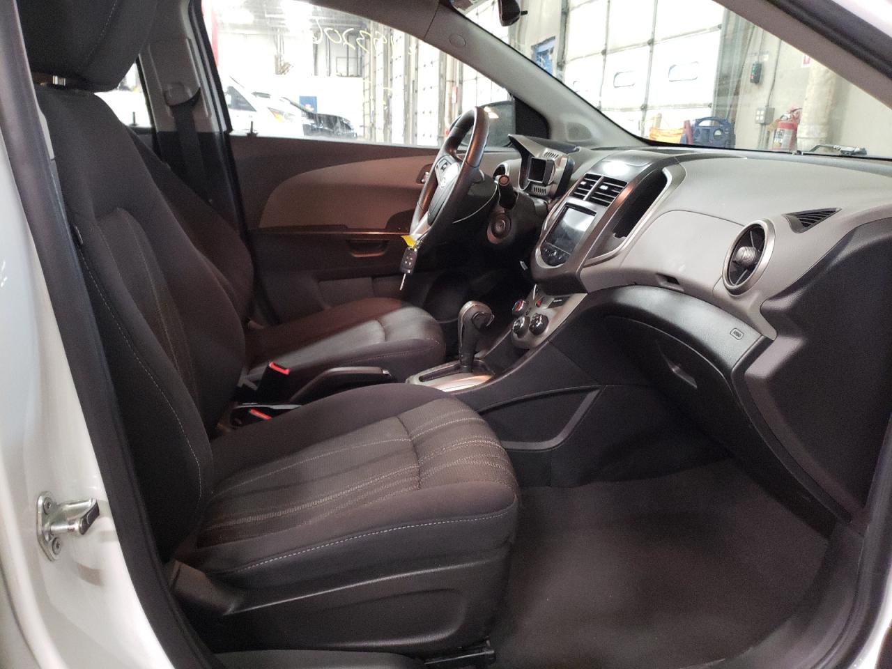 Photo 5 from auction – 2014 CHEVROLET SONIC LT with VIN 1G1JC5SB8E4110889