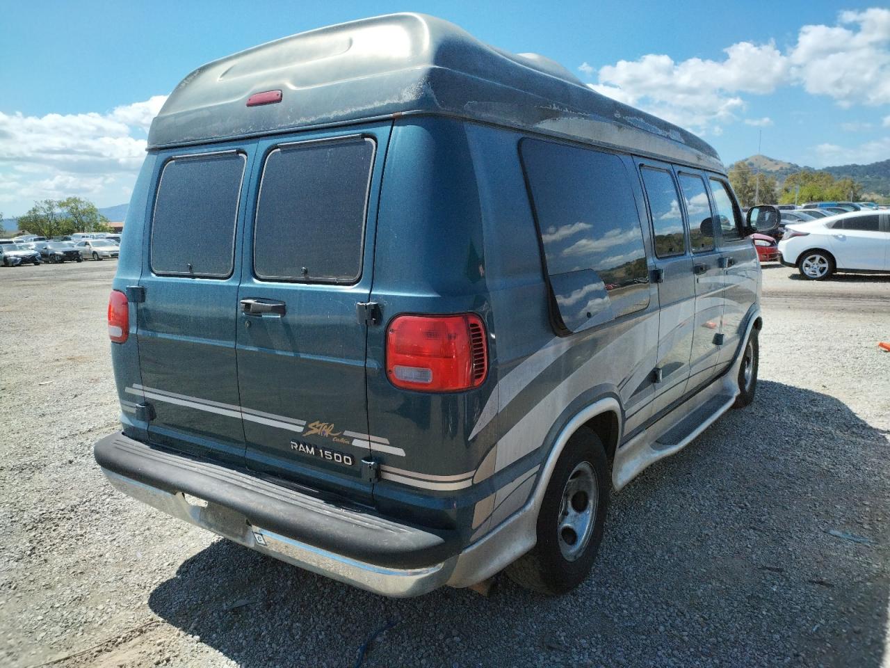 Photo 4 from auction – 1999 DODGE RAM VAN B1 with VIN 2B6HB11Y0XK555003