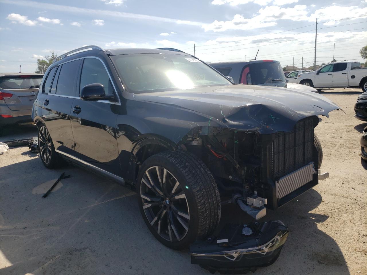BMW X7 XDRIVE4 2021 with VIN 5UXCW2C06M9E85847 - Photo from auction