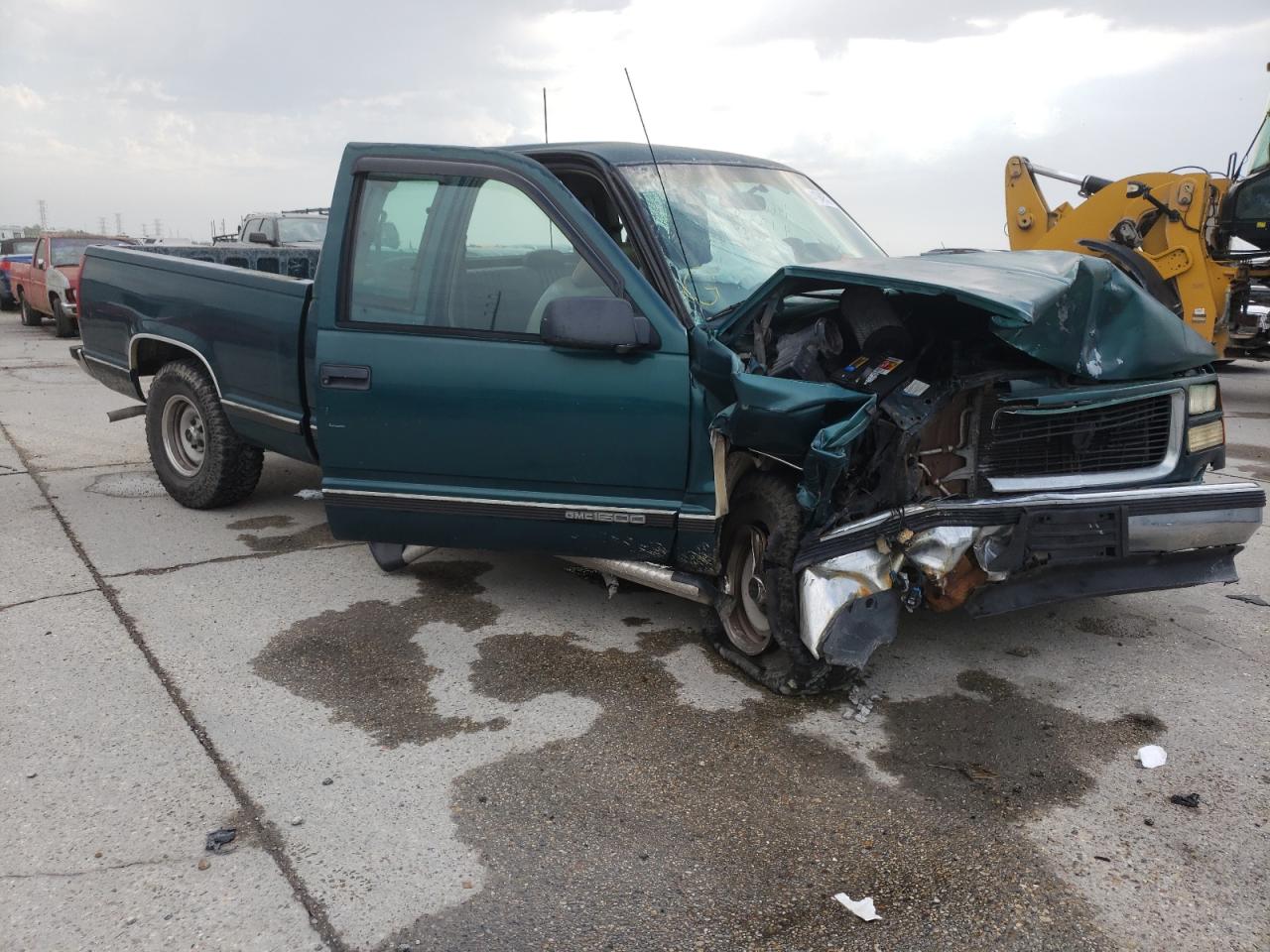 GMC SIERRA C15 1998 with VIN 1GTEC19W6WE523738 - Photo from auction