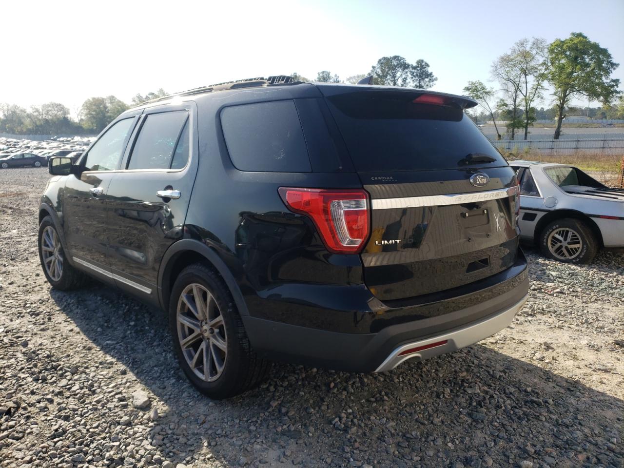 Photo 3 from auction – 2016 FORD EXPLORER L with VIN 1FM5K7F86GGB15740