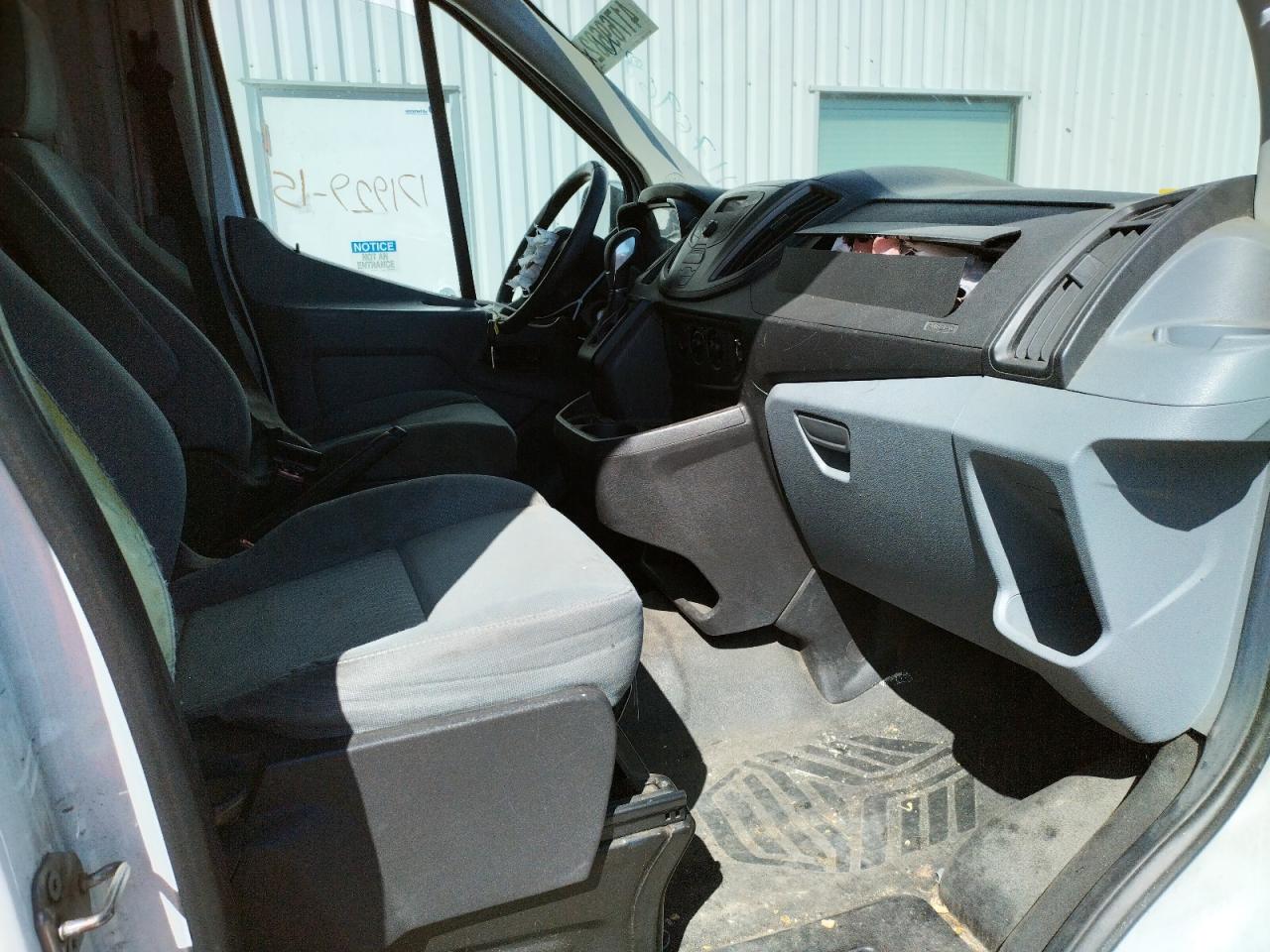 Photo 5 from auction – 2015 FORD TRANSIT T- with VIN 1FTYR2XM4FKA86889