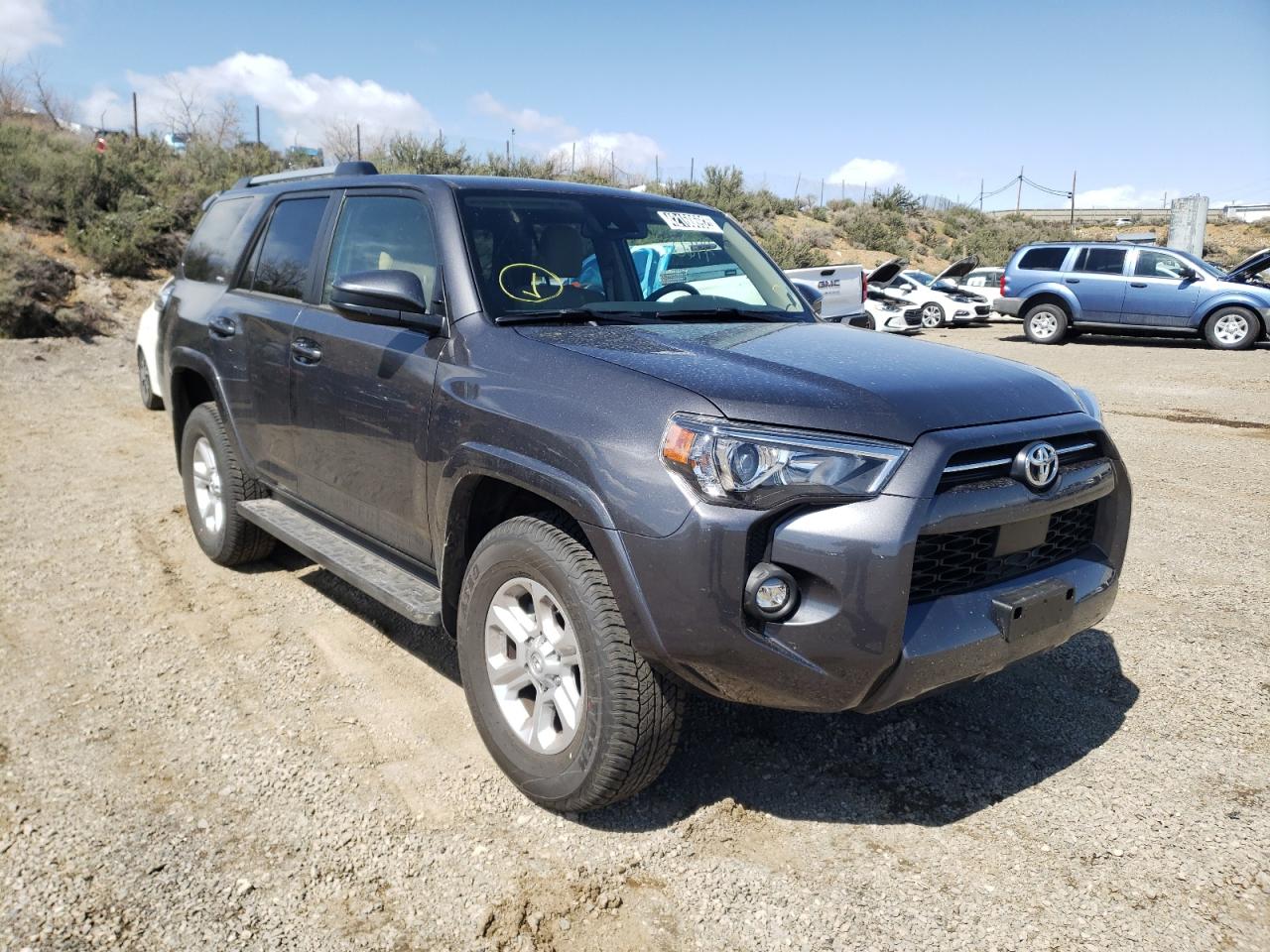 TOYOTA 4RUNNER SR 2022 with VIN JTEMU5JR1N6015347 - Photo from auction