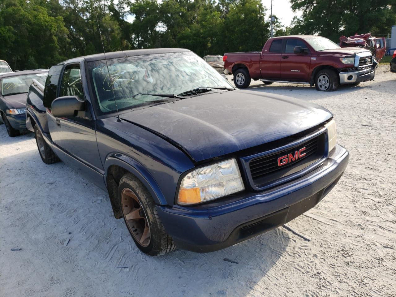 GMC SONOMA 2001 with VIN 1GTCS195118126849 - Photo from auction