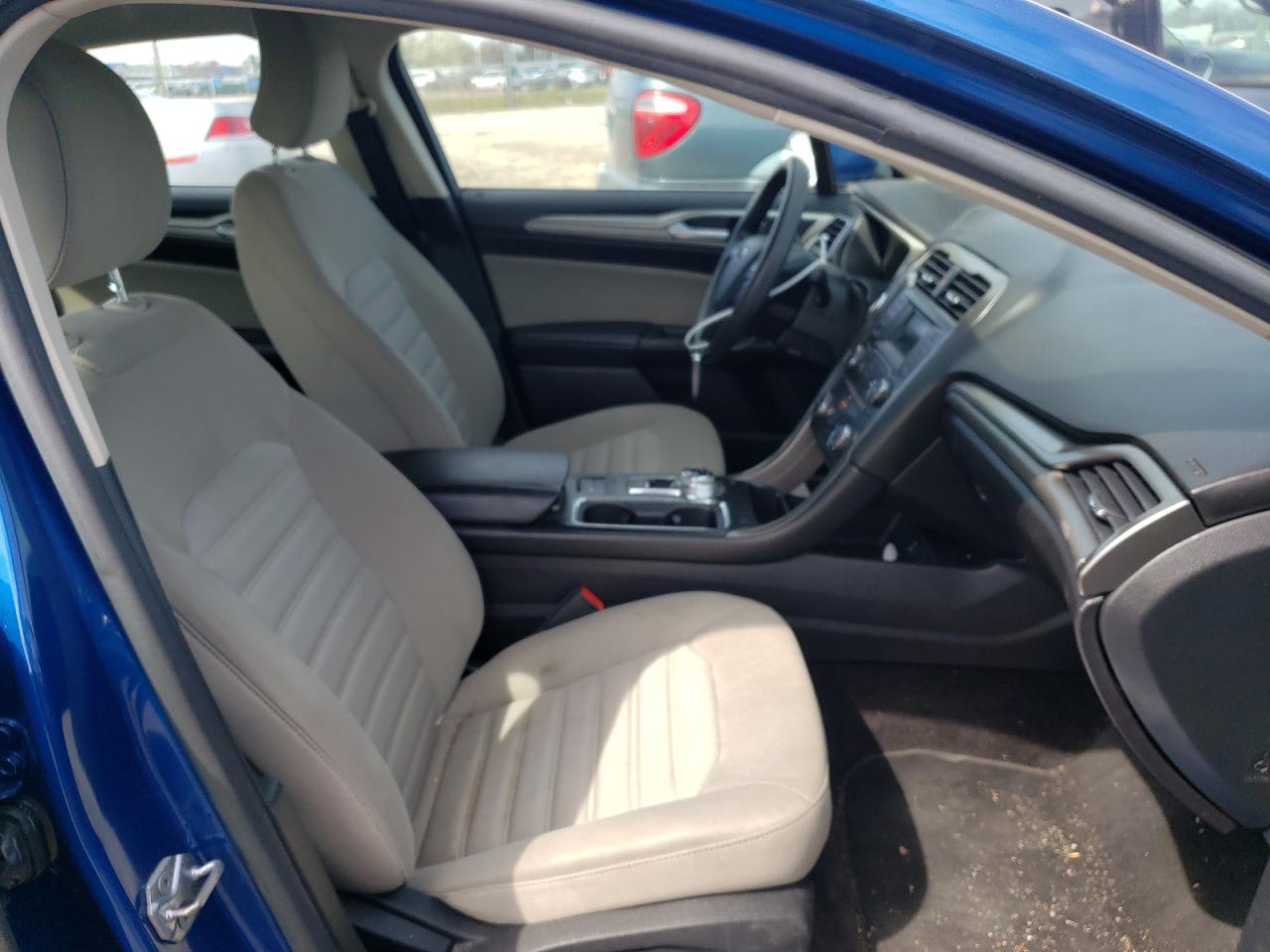 Photo 5 from auction – 2017 FORD FUSION S with VIN 3FA6P0G77HR162413
