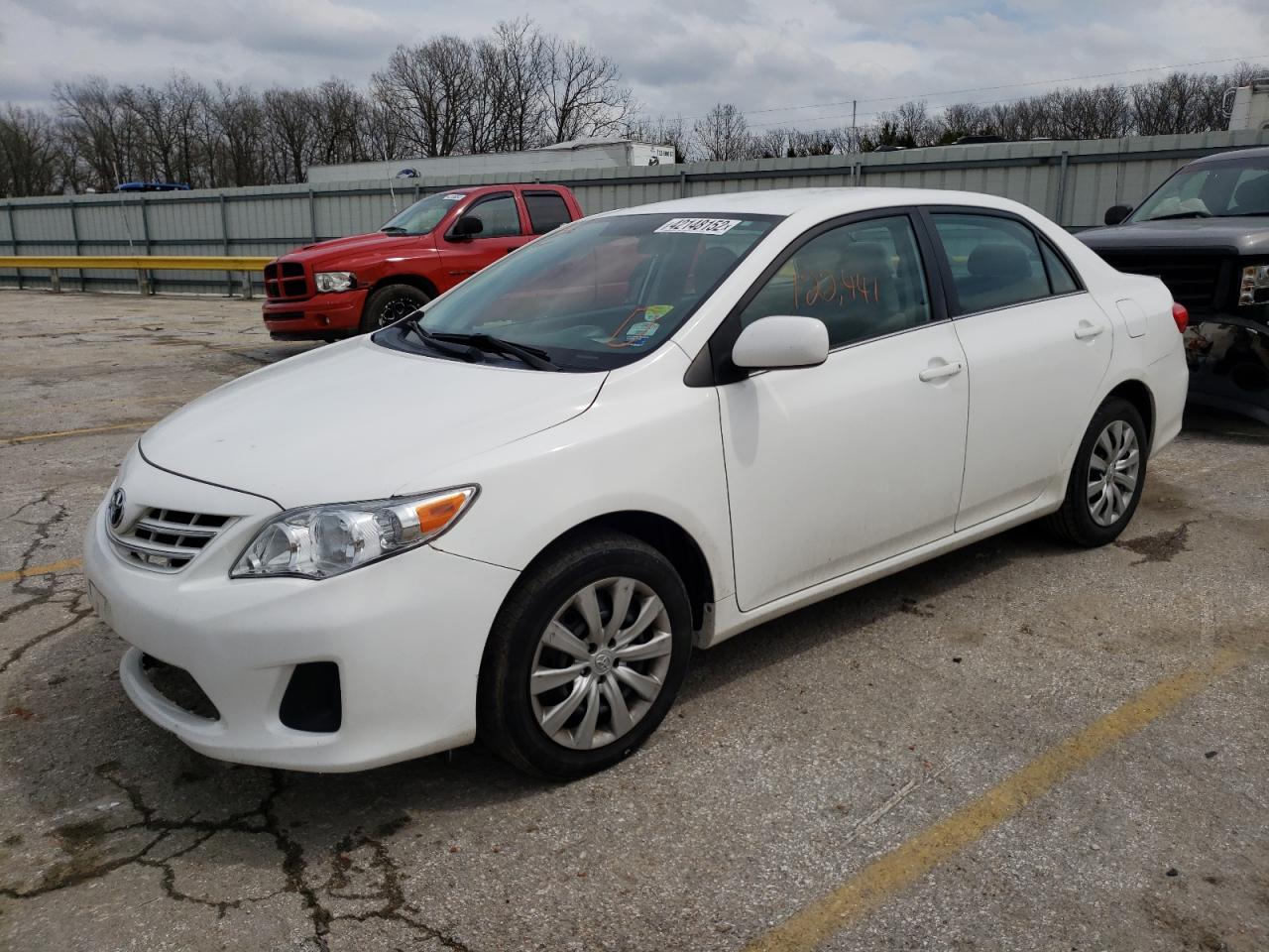 Photo 2 from auction – 2013 TOYOTA COROLLA with VIN 2T1BU4EE3DC027679