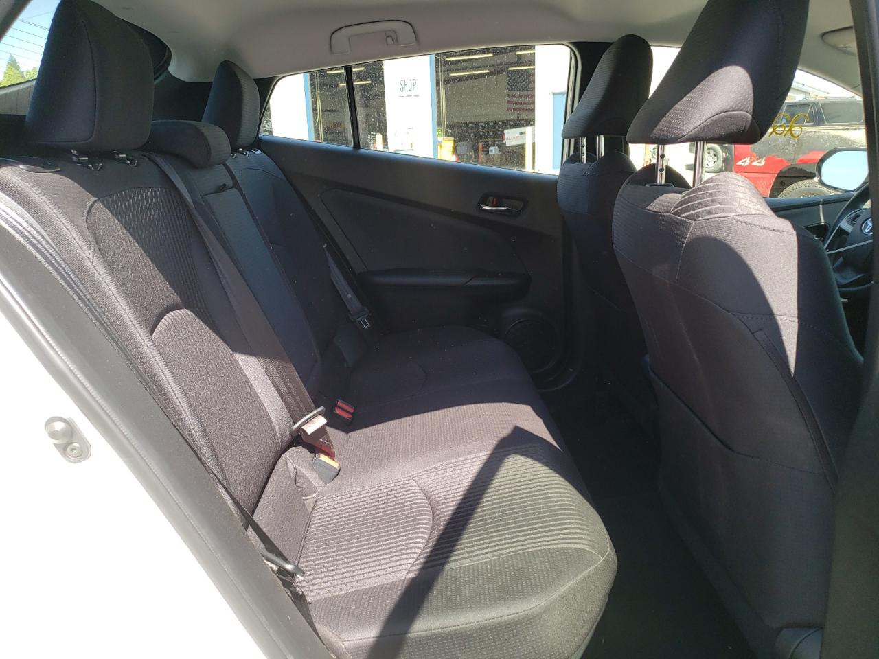 Photo 6 from auction – 2016 TOYOTA PRIUS with VIN JTDKARFU3G3014729
