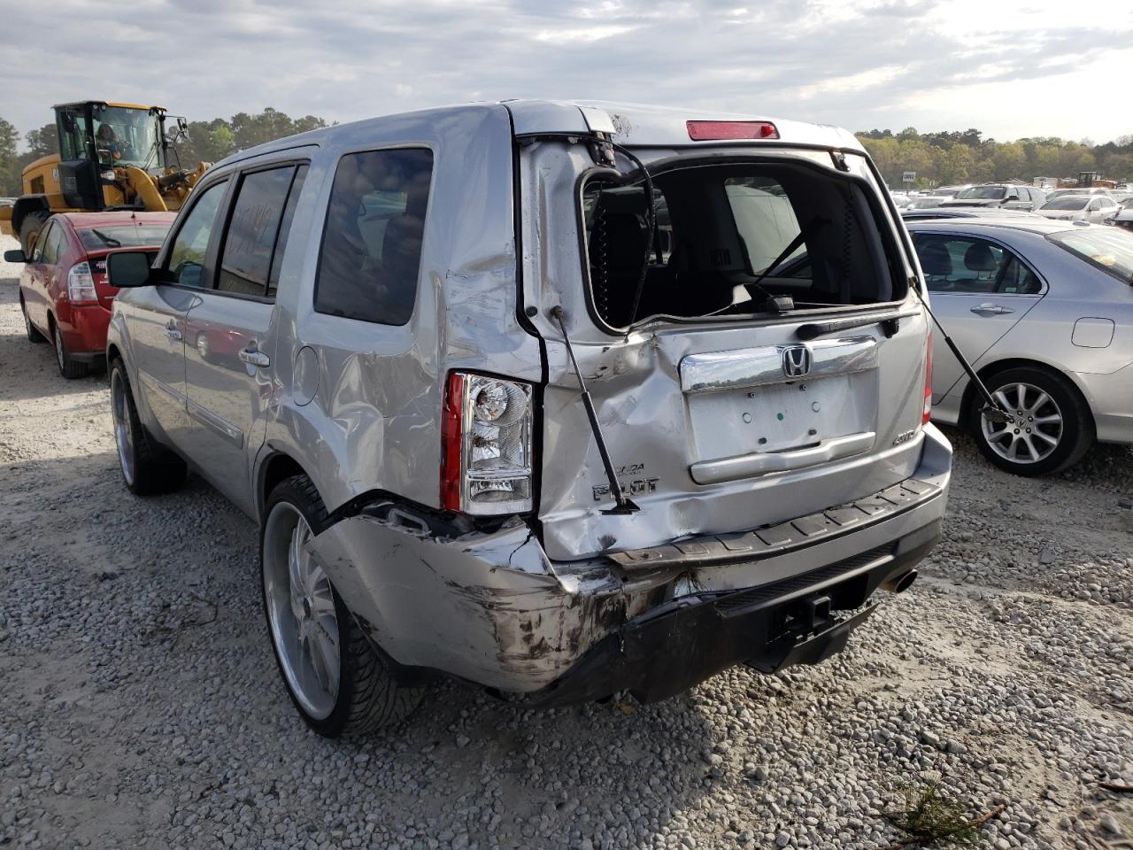 Photo 3 from auction – 2015 HONDA PILOT 4X4 with VIN 5FNYF4H50FB048598