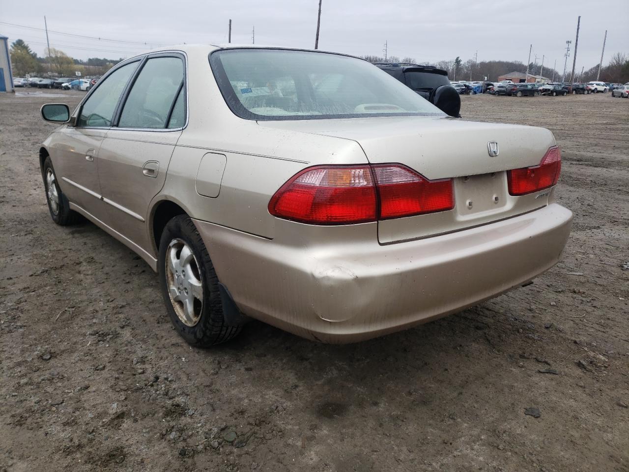 Photo 3 from auction – 2000 HONDA ACCORD with VIN JHMCG6672YC028018