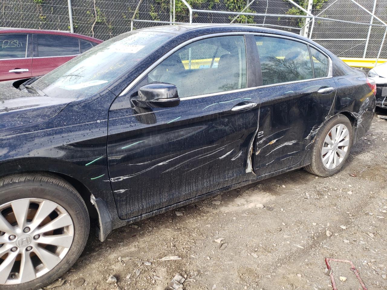 Photo 9 from auction – 2015 HONDA ACCORD EXL with VIN 1HGCR2F81FA110605