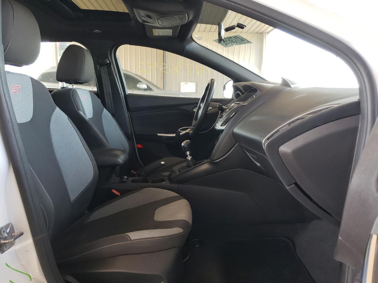 Photo 5 from auction – 2014 FORD FOCUS ST with VIN 1FADP3L93EL439004