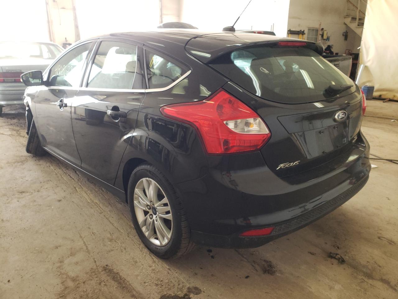 Photo 3 from auction – 2012 FORD FOCUS SEL with VIN 1FAHP3M27CL385352