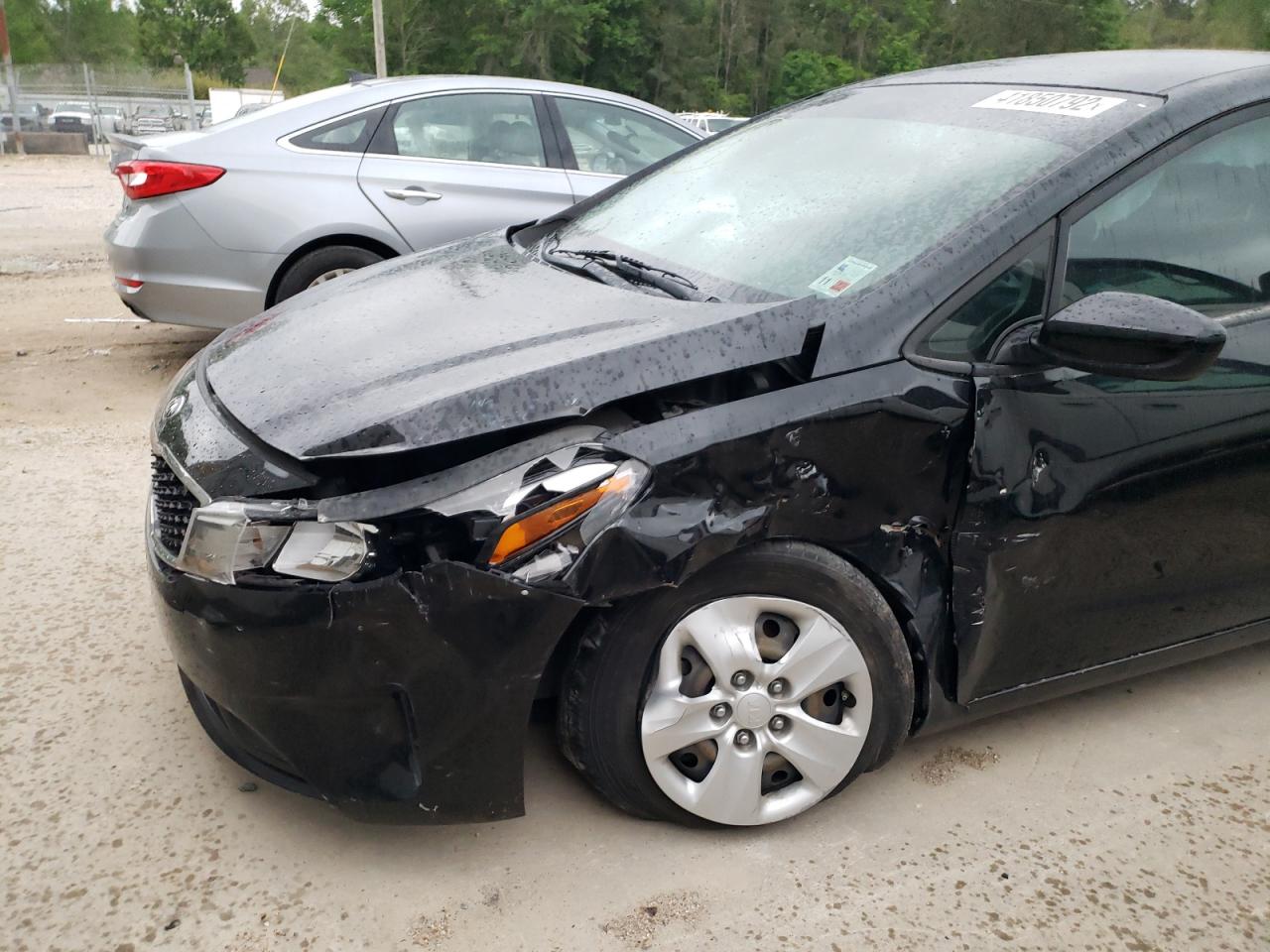 Photo 9 from auction – 2017 KIA FORTE LX with VIN 3KPFK4A75HE049138